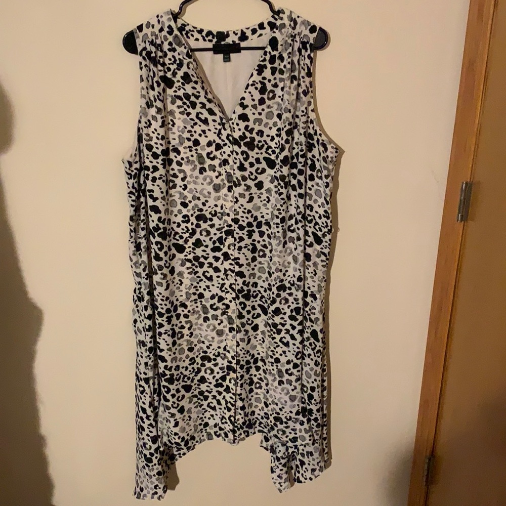 Perfect summertime dress! Lane Bryant button down Dalmatian print dress